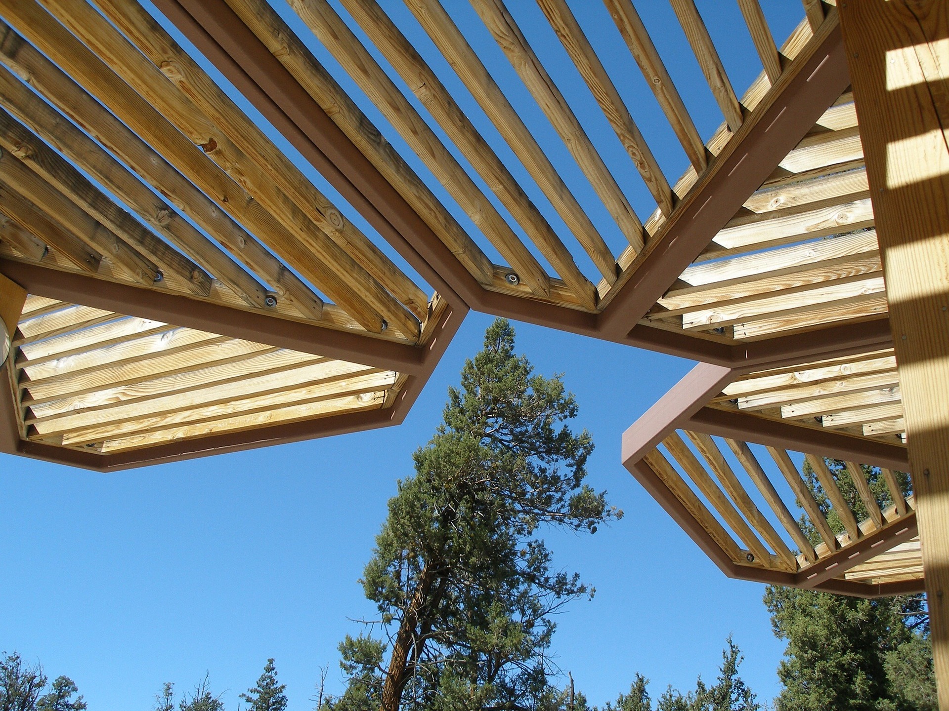 Maison_ossature_bois_charpente_construction_terrasse_design_artisan_pergolat_pool_house_couverture_22890